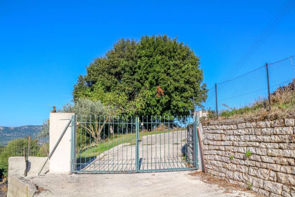 Breathtaking Lake View Cottage With A Fireplace Next To Ioannina City! מראה חיצוני תמונה
